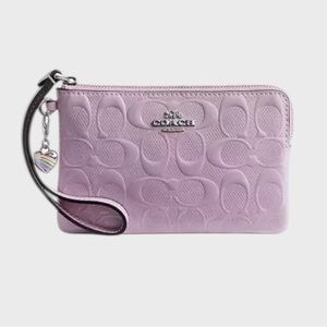 Coach Corner Zip Wristlet In Light Violet Signature Leather With Heart Charm NWT